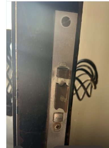 Cambiar cerradura eléctrica portal vecinos
